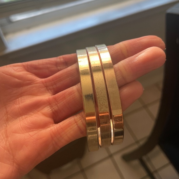 Gold Square Bangles - Picture 6 of 6